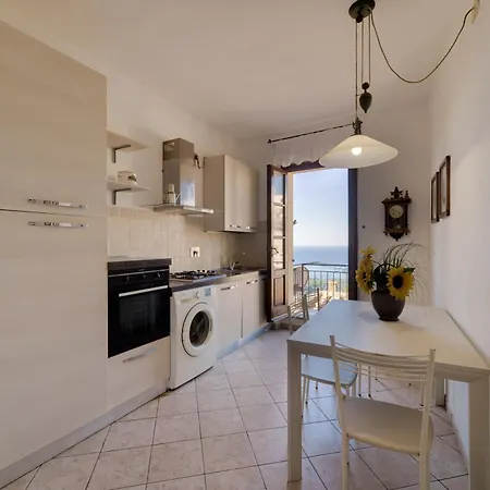 Vista Su Montecristo - Goelba Apartament *